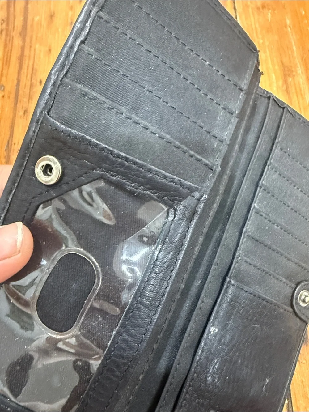 Fossil sleek black
